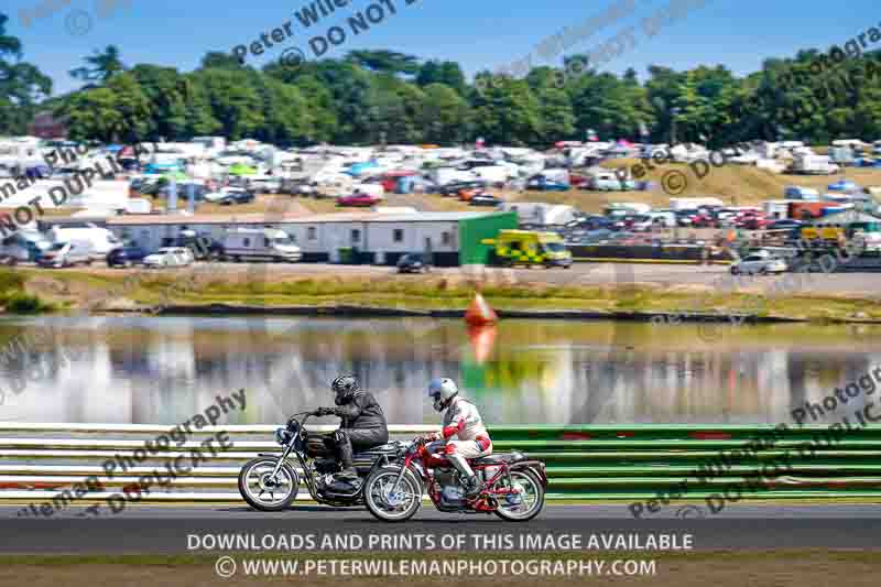 Vintage motorcycle club;eventdigitalimages;mallory park;mallory park trackday photographs;no limits trackdays;peter wileman photography;trackday digital images;trackday photos;vmcc festival 1000 bikes photographs